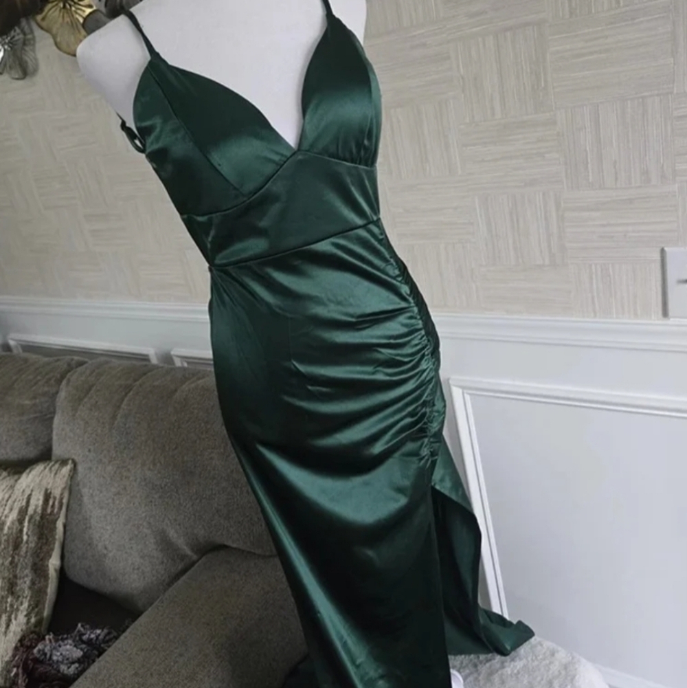 Emerald Green Satin Backless Formal Gown - Prom/Gala - Size Small